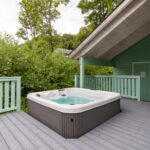 Pembrokeshire Lodge With Hot Tub