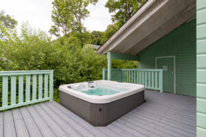 Pembrokeshire Lodge With Hot Tub